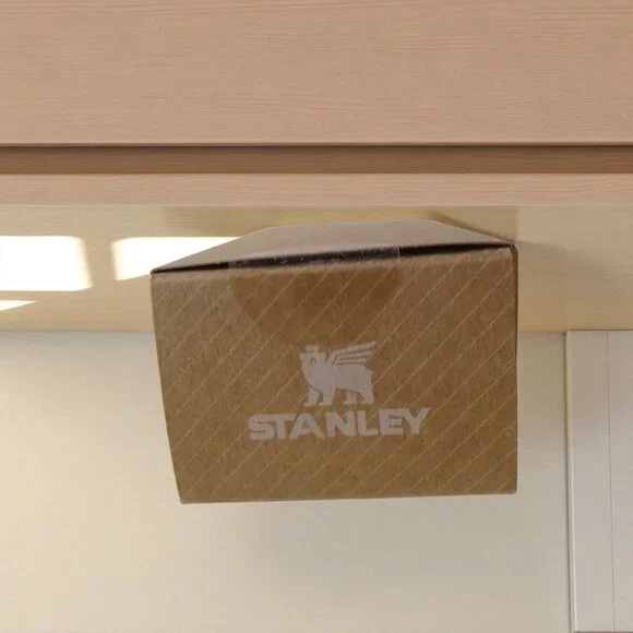 Stanley x E.L.F - Mini Quencher Ornament Keychain (Shimmery Gold) NIB - Limited - Picture 2 of 4